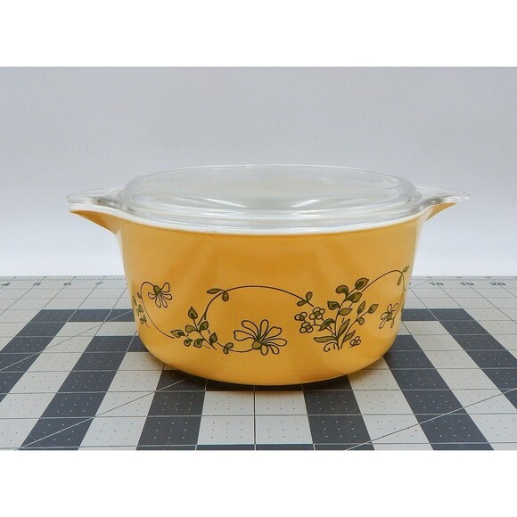 Pyrex Shenandoah Casserole Baking Dish 474-B Yellow W/Lid Green Floral 1.5 Liter - Picture 3 of 15